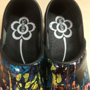 Womens Sanita size 36 work clogs.